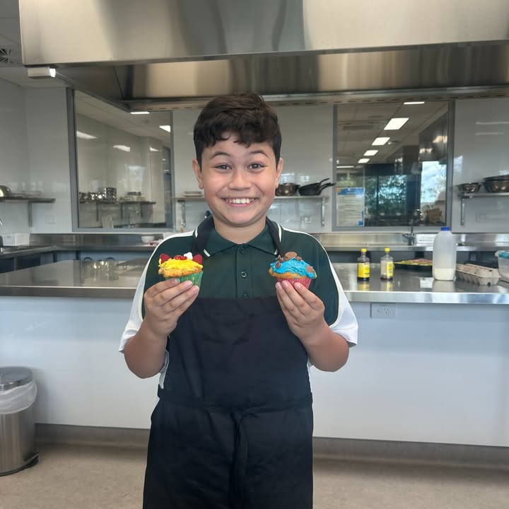 666933411890600_1346391393944795-1