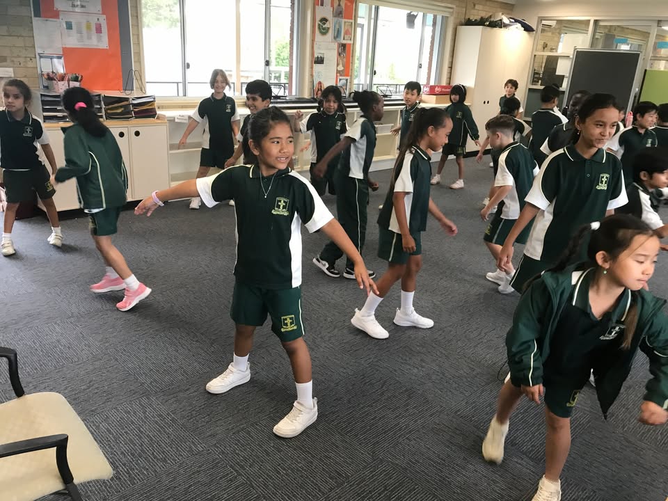 666933411890600_1458779439372656-1